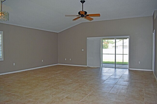 Building Photo - 14499 Tamarind Loop