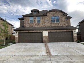 Building Photo - 1036 Sierra Vista Ct
