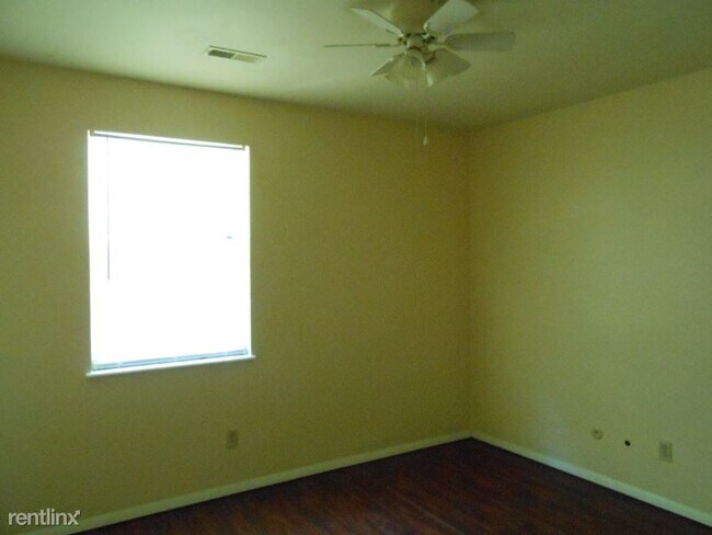 Building Photo - 2 br, 1.5 bath Townhome - 6638 Chasteen Ln