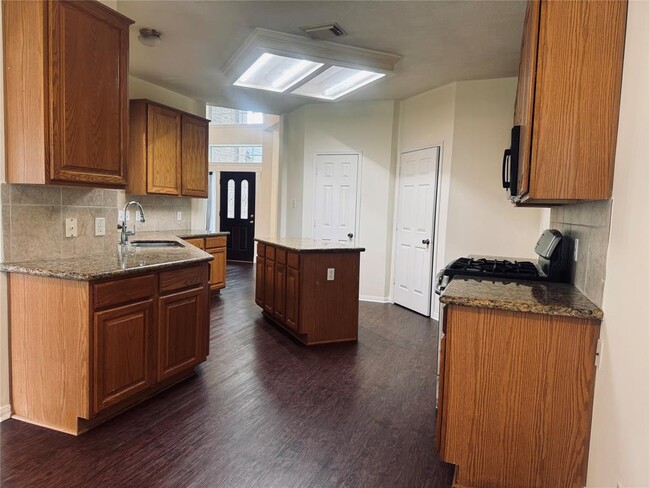 Building Photo - 3623 Pine Valley Dr