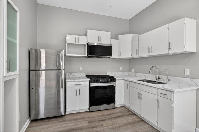 Building Photo - Cozy, perfectly located 2 bedroom unit in San Diego!