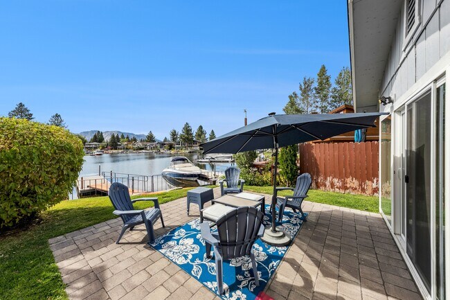 Building Photo - 464 Christie Dr