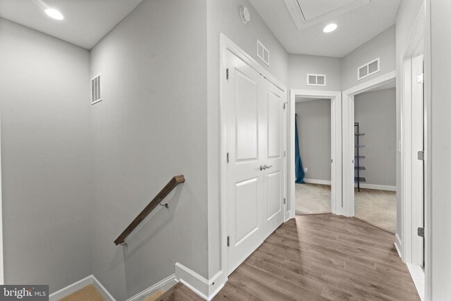 Building Photo - 10541 Hinton Wy