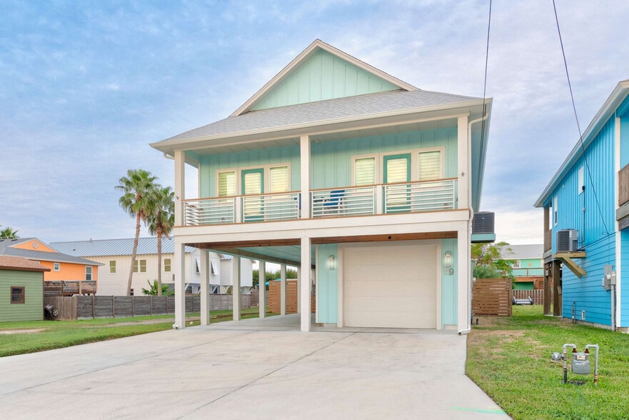 Building Photo - 119 6th St