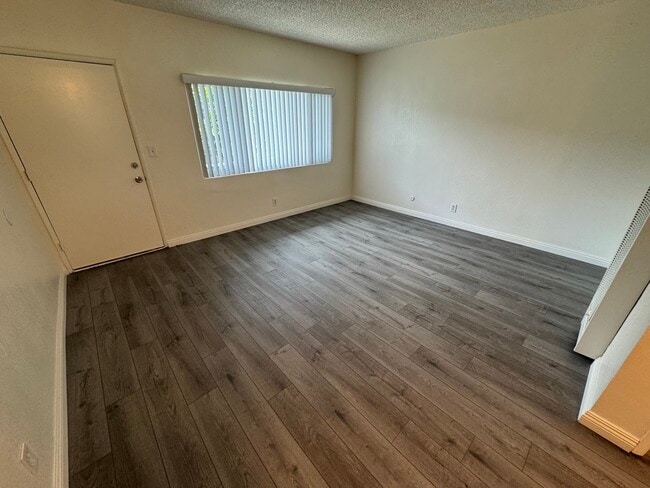 Building Photo - 3920 Redondo Beach Blvd