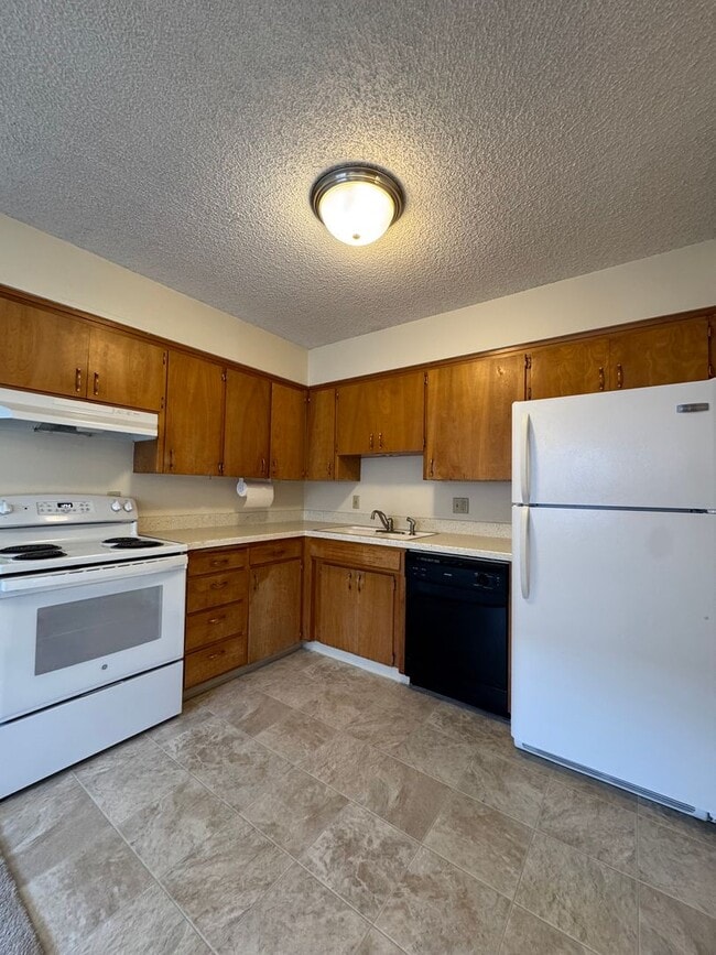 Building Photo - 500 W 12th Ave