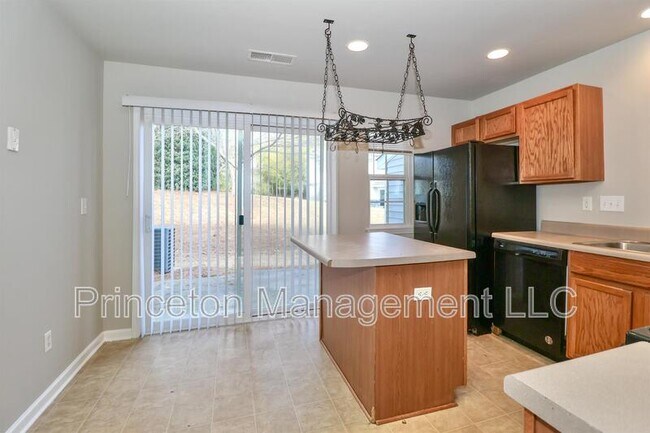 Building Photo - 153 Marakery Rd