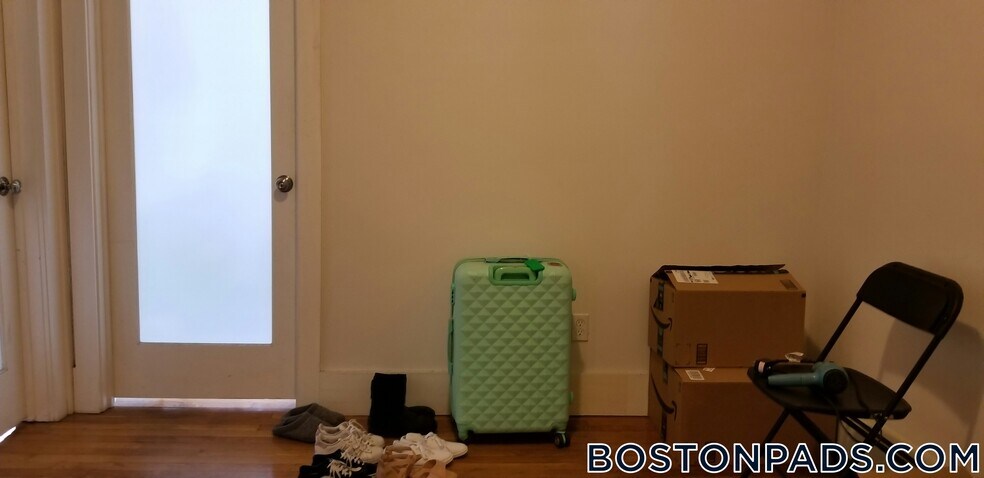 Building Photo - 110 Willow St