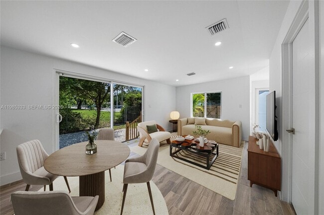 Building Photo - 5900 NW 5th Ct