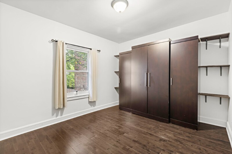 Building Photo - 40 Henry St