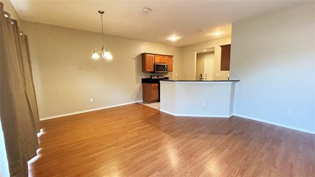 Building Photo - 1203 Reseda Dr