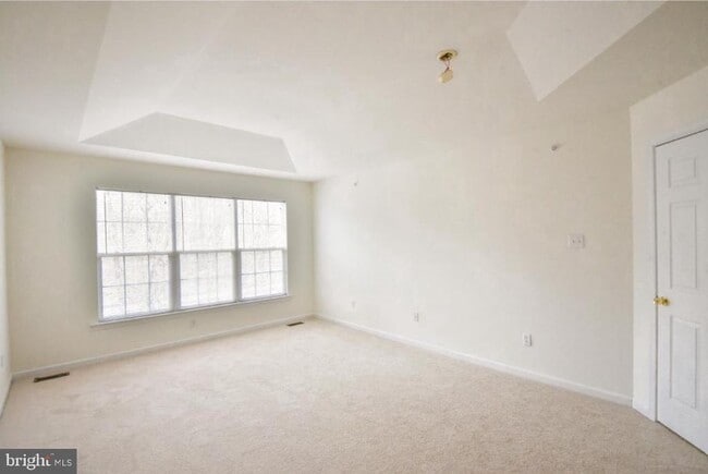 Building Photo - 139 Birchwood Dr