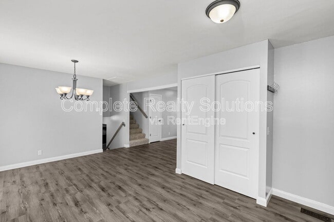 Building Photo - 17 Auchly Ln
