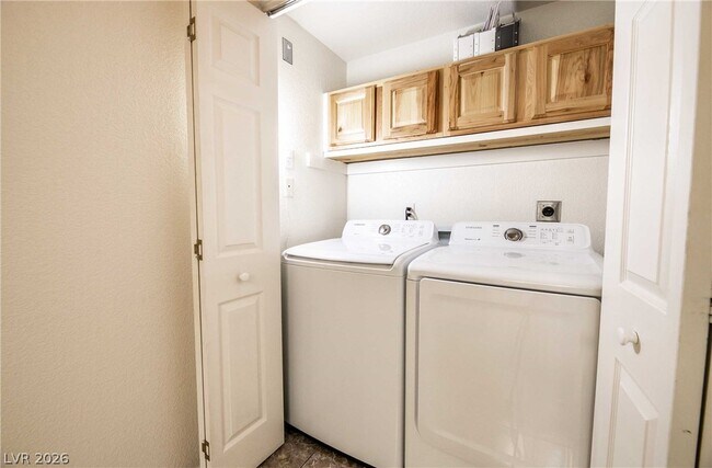 Building Photo - 363 Seine Way