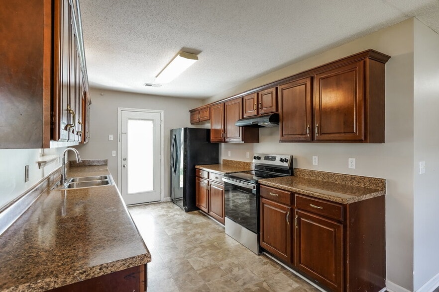 Building Photo - 5404 Sunnyvale Dr