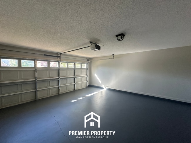 Building Photo - 10140 Cameron Ridge TR