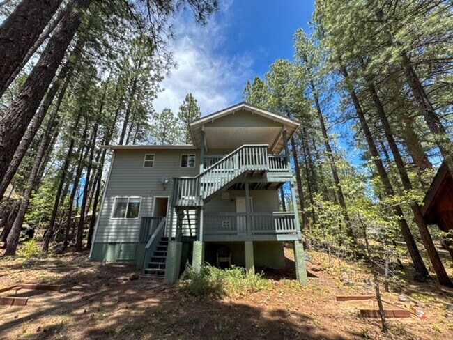 Building Photo - Rental In Munds Park