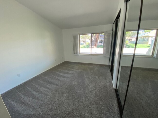 Building Photo - Remodeled Beauty!