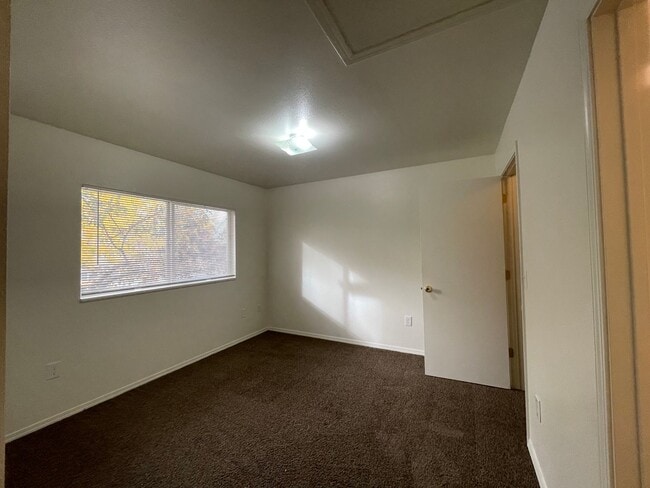 Building Photo - 10845 W Ustick Rd