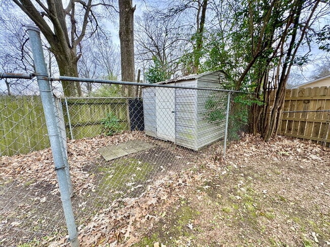 Building Photo - 4555 Willow Rd