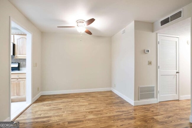 Building Photo - 408 River Run Dr