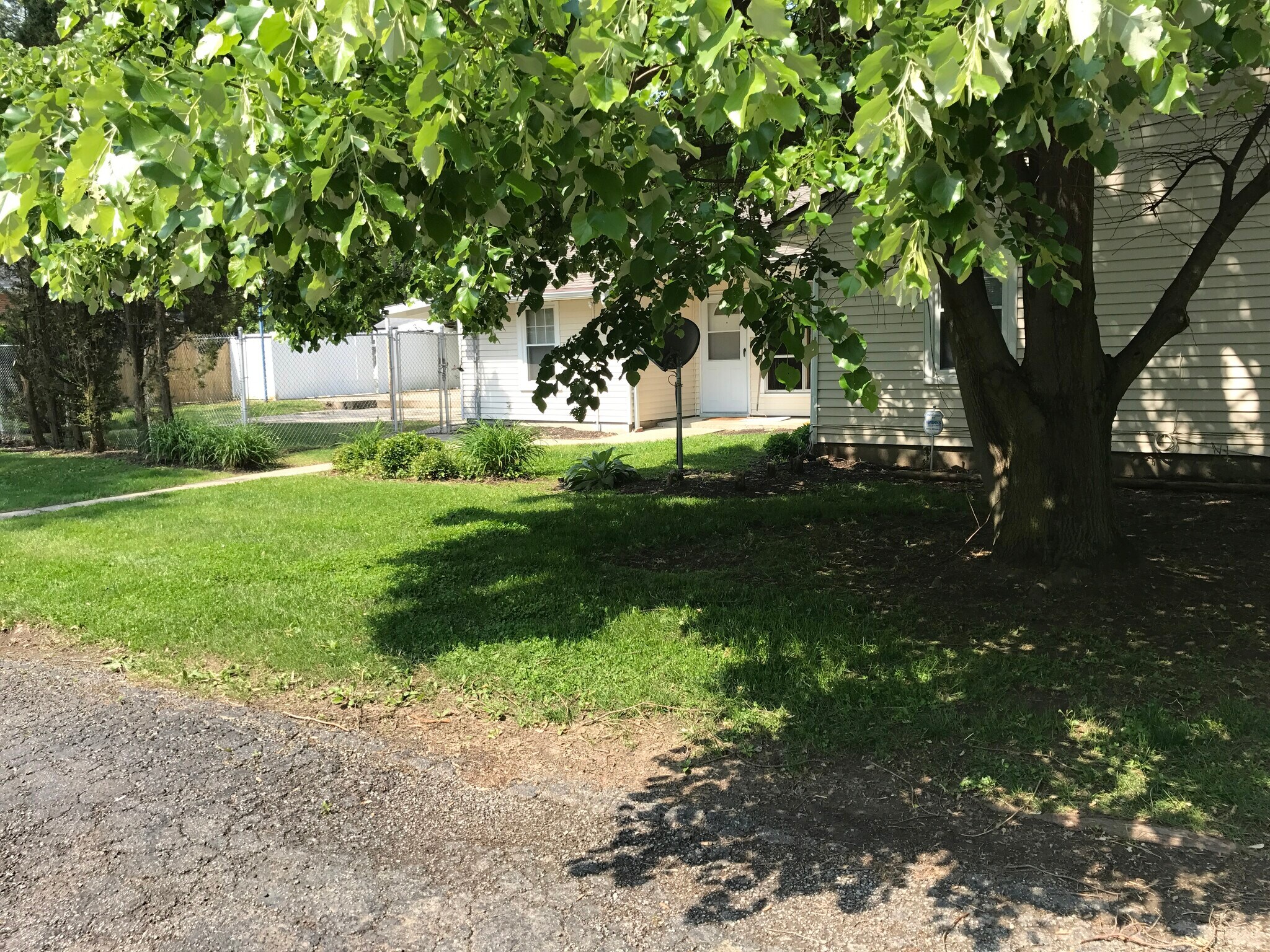 Building Photo - 300 Heikes Ave