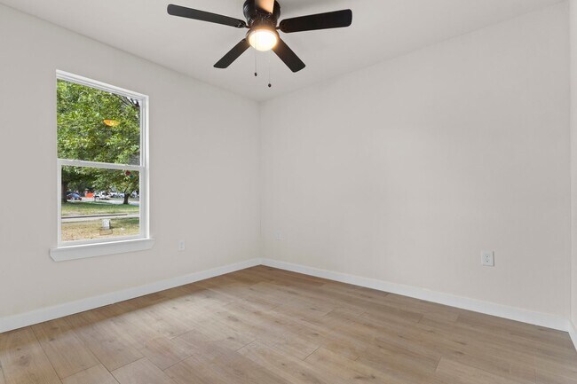 Building Photo - Lease Opportunity in Arlington!