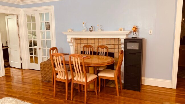 Building Photo - 4625 Pine St