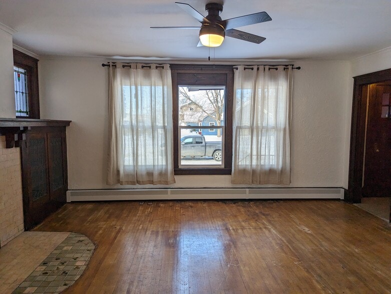 Living room - 126 3rd St S