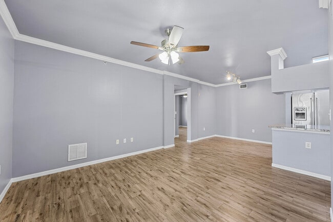 Building Photo - 6410 Emerald Dunes Dr