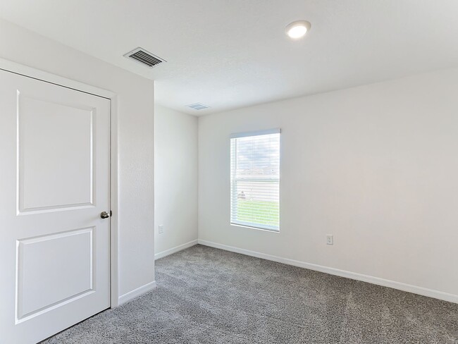 Building Photo - NEW HOME: 5/3: OCALA CROSSINGS SOUTH