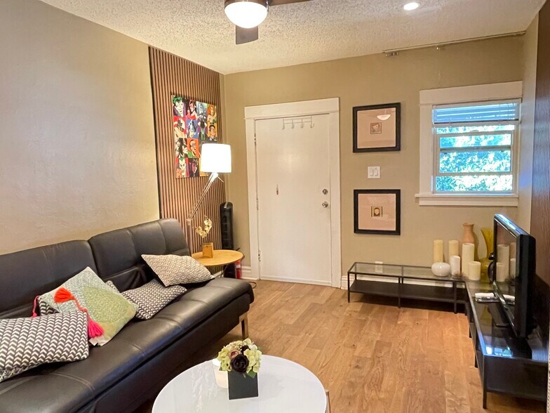 Building Photo - 6726 Leland Way