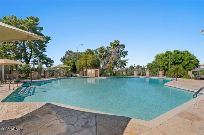 Building Photo - 7803 E Vernon Ave