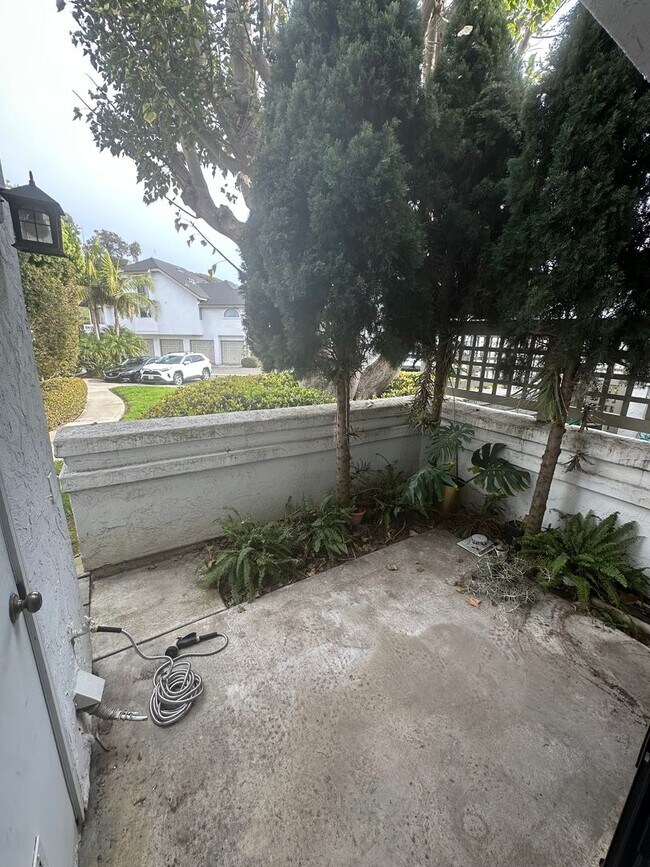 Building Photo - Beautiful 2 bed / 2.5 bath / 1,218 sqft Condo in Solana Beach - Available 01/26