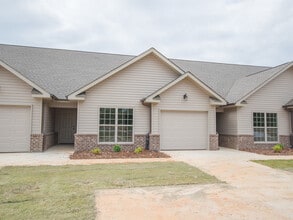 Building Photo - 25267 Everblake Dr
