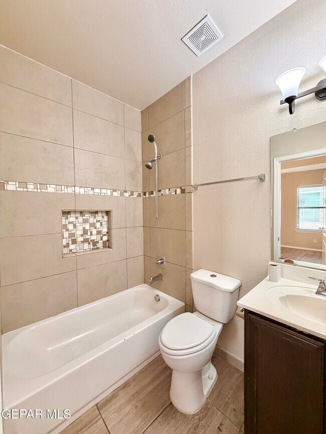 Building Photo - 11145 Eleanor Coldwell Ln