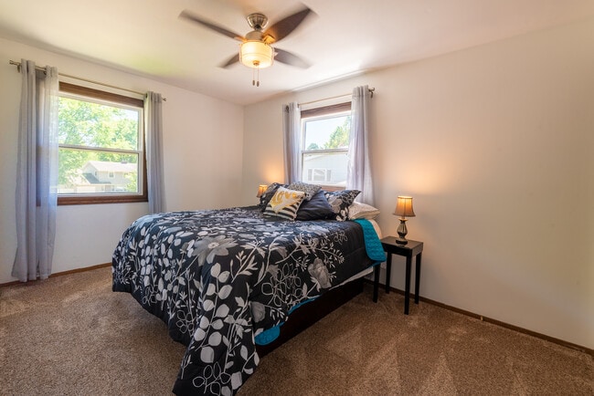 Building Photo - 5310 Trafalger Pl