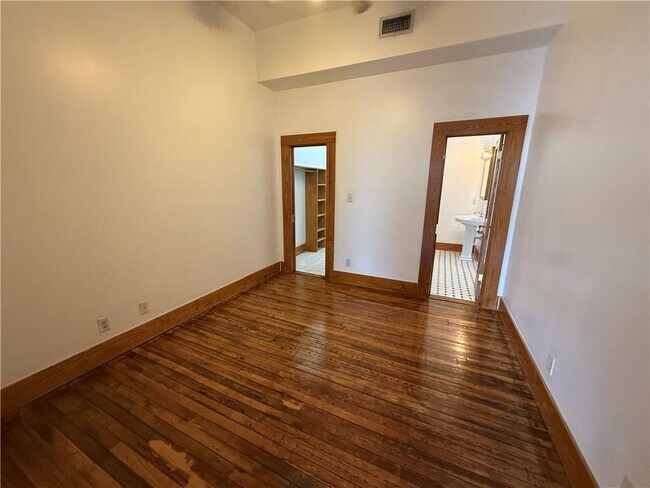Building Photo - 459 Dauphin St