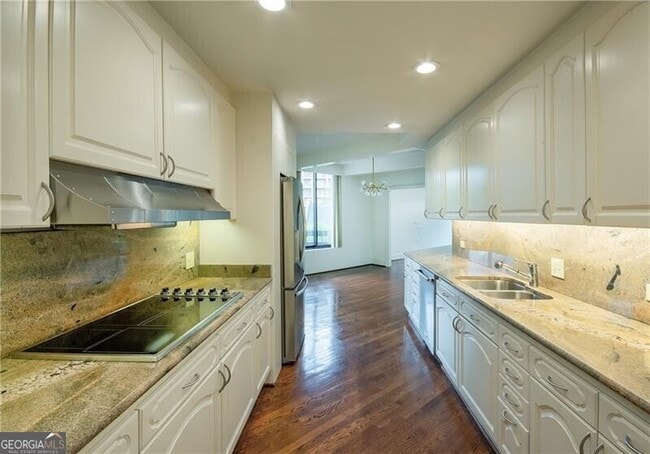 Building Photo - 2660 Peachtree Rd NW