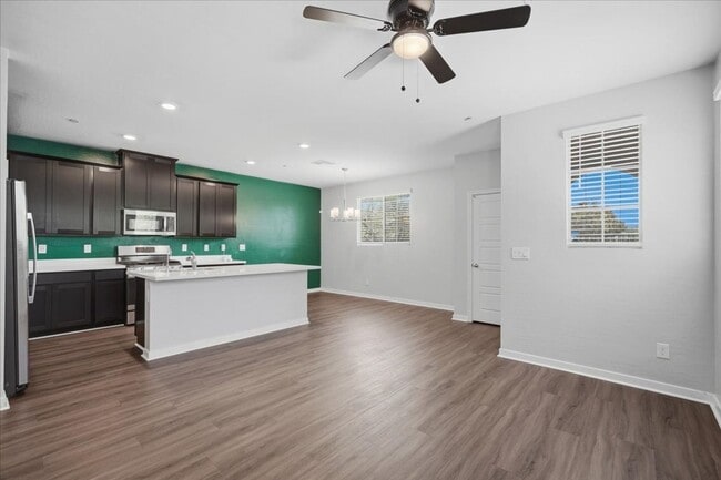 Building Photo - 6510 Silver Estates St
