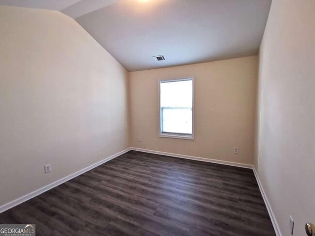 Building Photo - 2328 Suwanee Pointe Dr