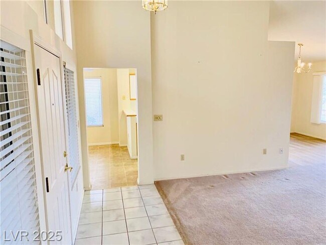 Building Photo - Clean and comfortable townhome in Sun City...