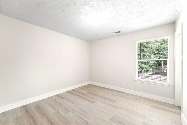 Building Photo - 203 N Vesper Bend Cir