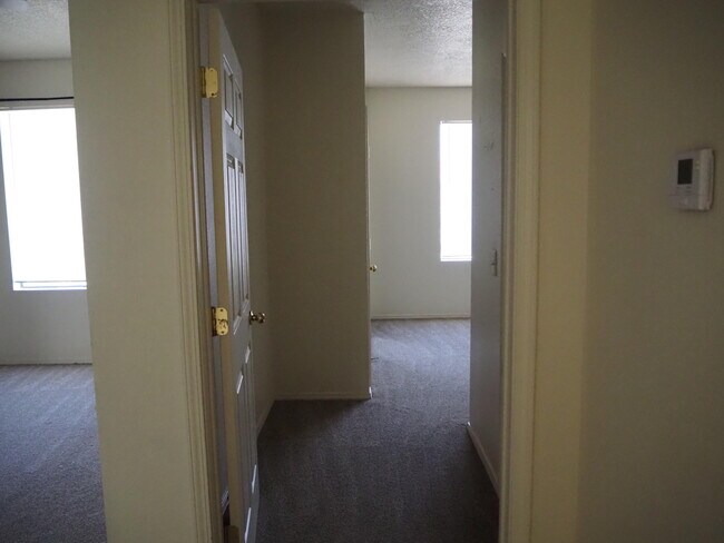 Building Photo - 4256 Sabana Loop SE