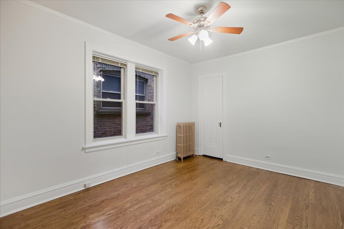 Building Photo - 5412 W Berteau Ave