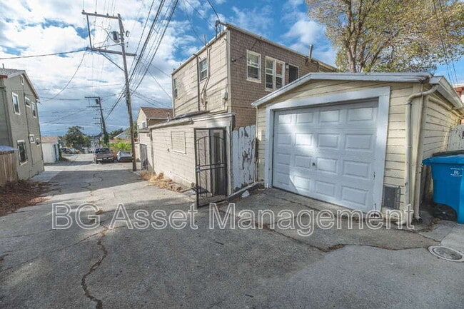 Building Photo - 639 Carolina St