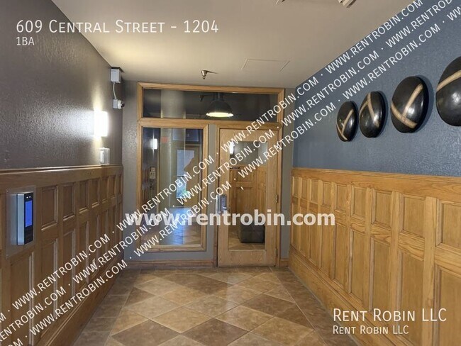 Building Photo - 609 Central St