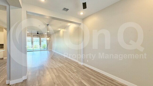 Building Photo - 1906 N 140th Dr