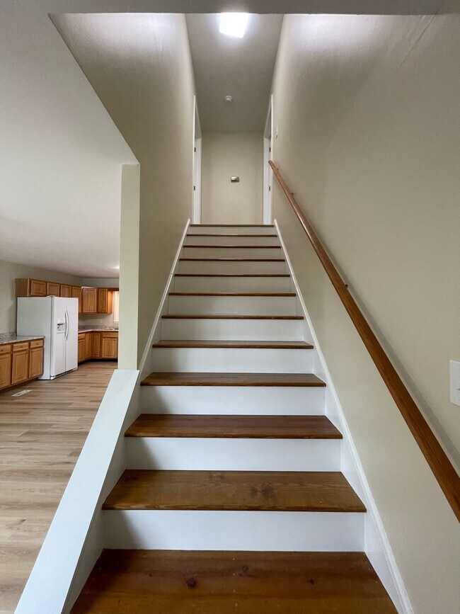 Building Photo - Incredible, newly renovated 3 br 3.5 ba Ca...