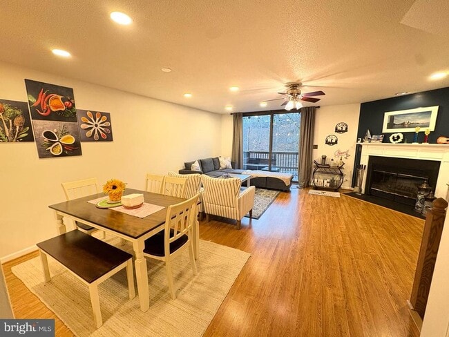 Building Photo - 46 Fishhook Ln